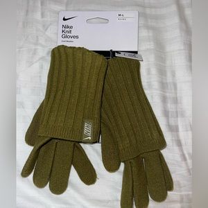 Nike Ladies Knit Gloves Size M-L
